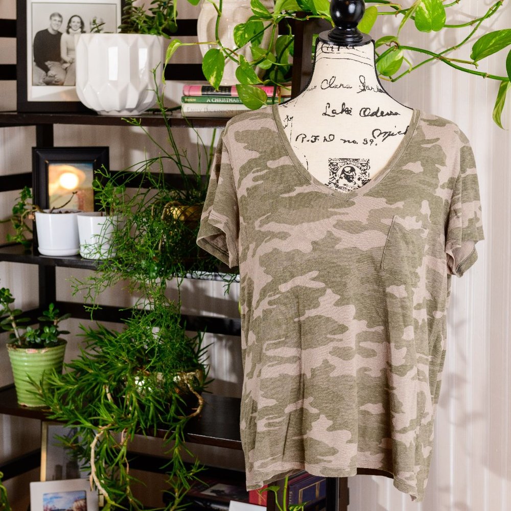 *Bundle & Save* Universal Thread V-Neck Tee